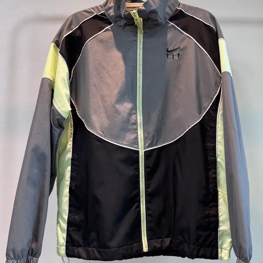 [BUNJANG] Nike FLY Colorblock Women's Windbreaker M (85) / 나이키 FLY 컬러블록 여성 바람막이 M(85)