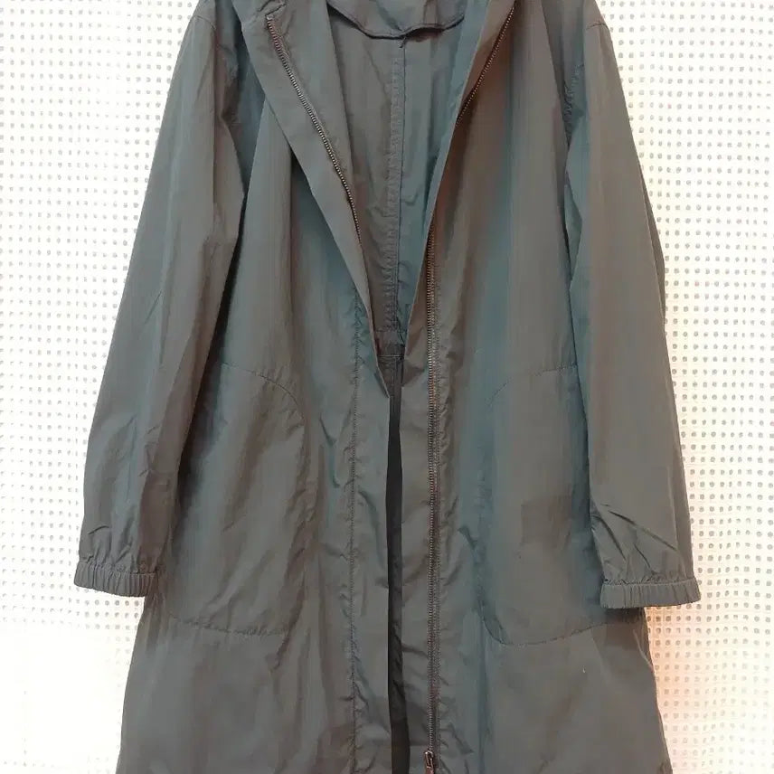 [BUNJANG] BCBG Khaki Hooded Field Jacket / BCBG 후드 야상 카키색 55.66