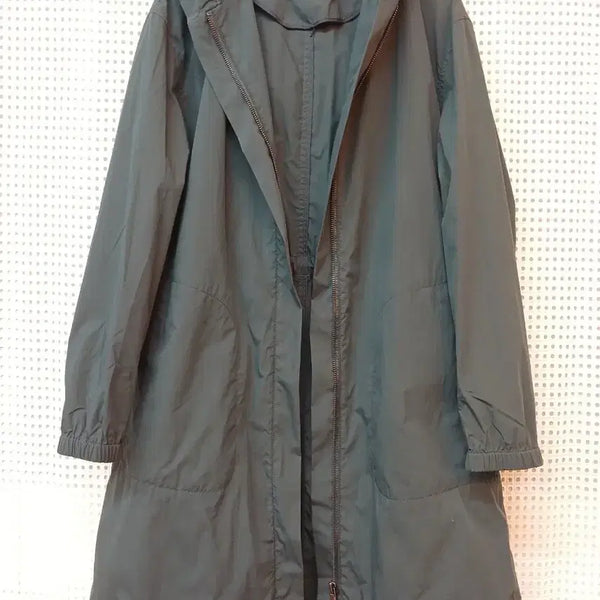 [BUNJANG] BCBG Khaki Hooded Field Jacket / BCBG 후드 야상 카키색 55.66