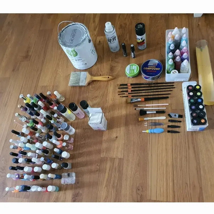 [BUNJANG] Noroo Paint White (3L Remaining) with 80 Assorted Nail Polishes, Acetone, and Craft Supplies / 순수노루페인트흰색 4L중 조금씀+메니큐어및 아세톤합80개 색칠 인테리어로 쓰실분 저렴하게2만5천원 외 모두덤