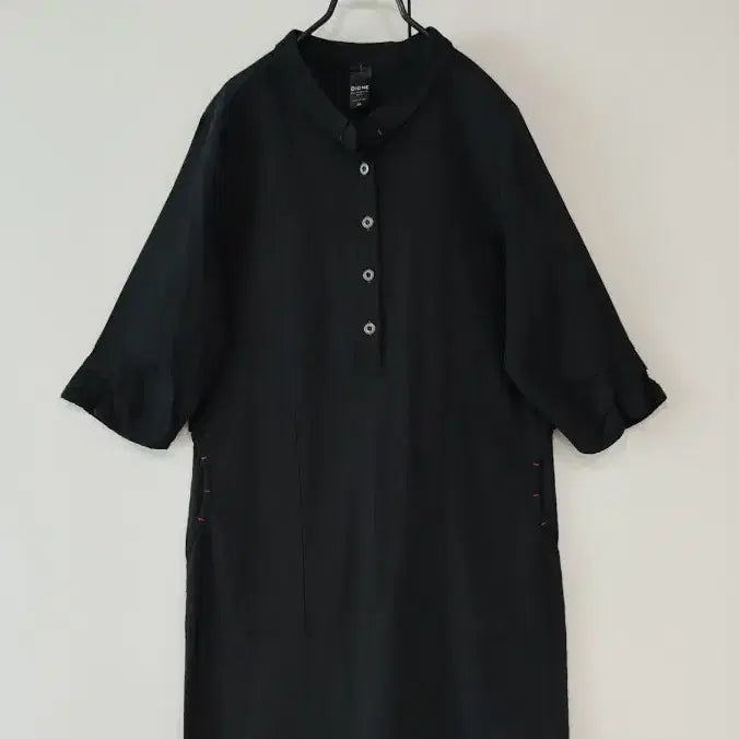 [BUNJANG] Black Stretch Fabric Small Collar 7-Sleeve Length Wrinkle Waist Detail Dress / 블랙 신축성 쭉쭉 원단 작은 카라 7부소매 주름 뒷허리 장식 원피스