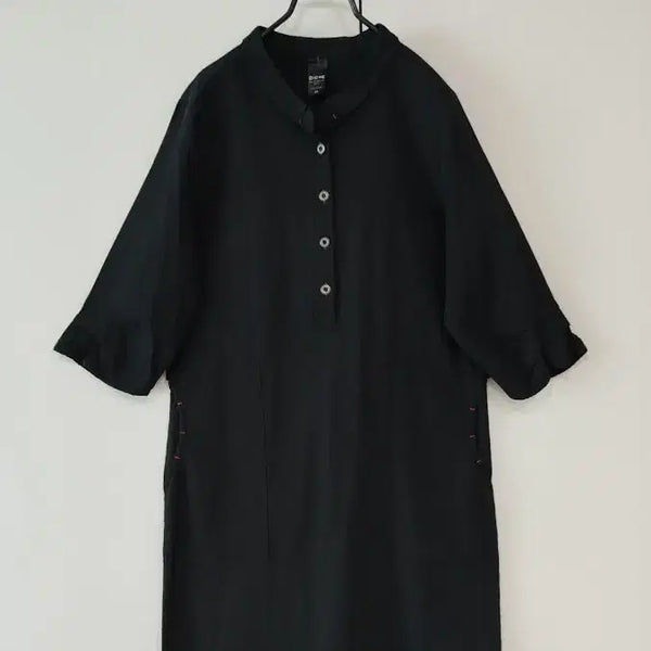 [BUNJANG] Black Stretch Fabric Small Collar 7-Sleeve Length Wrinkle Waist Detail Dress / 블랙 신축성 쭉쭉 원단 작은 카라 7부소매 주름 뒷허리 장식 원피스