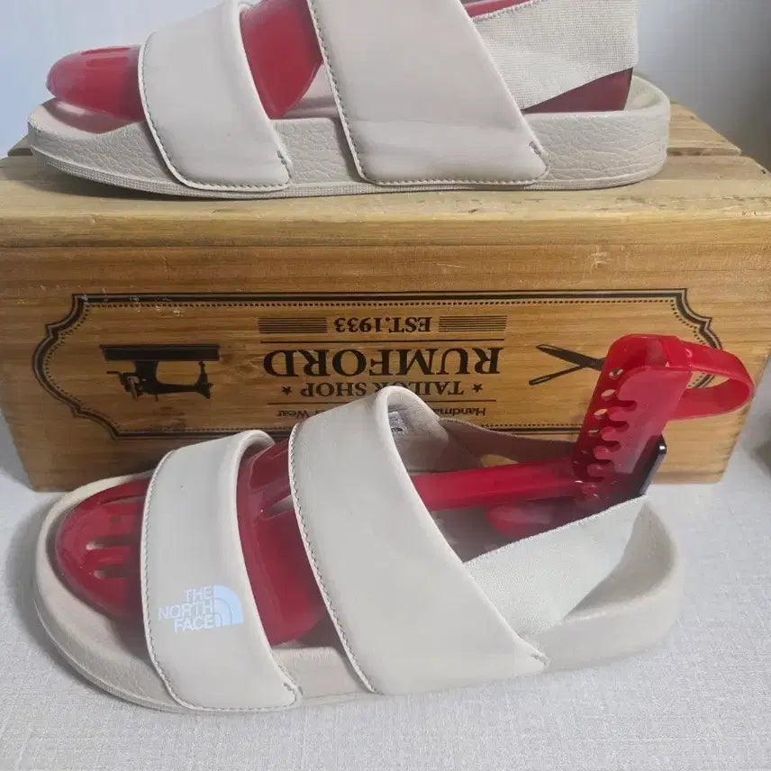 [BUNJANG] The North Face Beige Sandals (240) / 노스페이스 샌들 베이지색 240