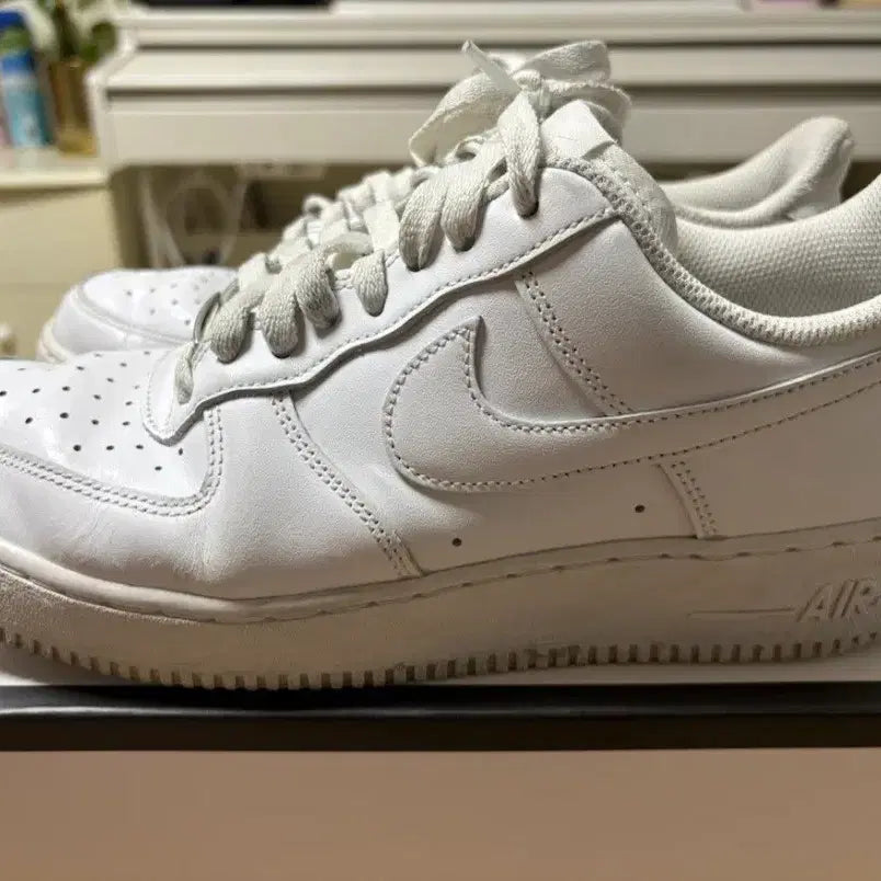 [BUNJANG] Nike Air Force 1 White Sneakers / 나이키 에어포스 1 화이트