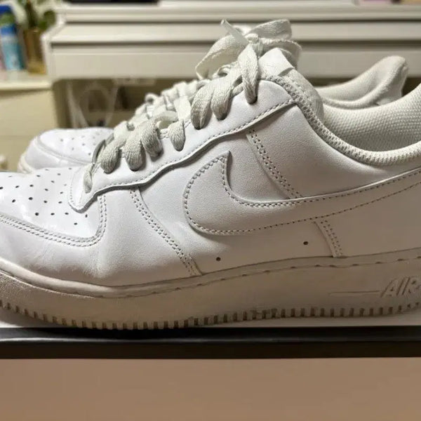 [BUNJANG] Nike Air Force 1 White Sneakers / 나이키 에어포스 1 화이트