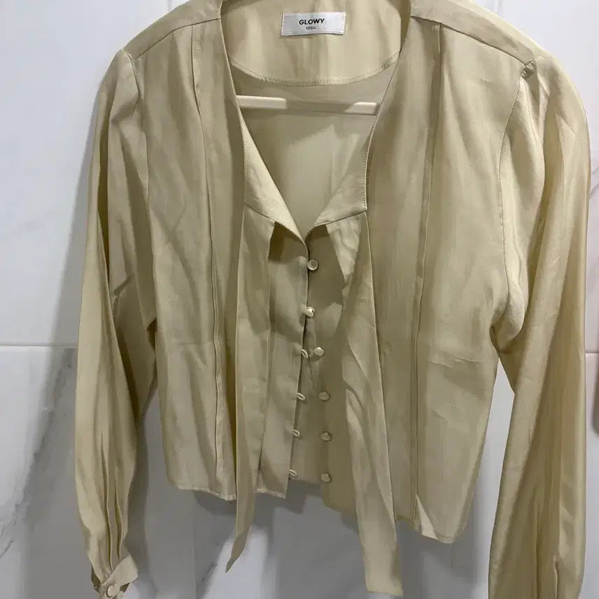 [BUNJANG] Glowy Beige Blouse / (이사준비/옷장정리) Glowy 블라우스 베이지 하객룩