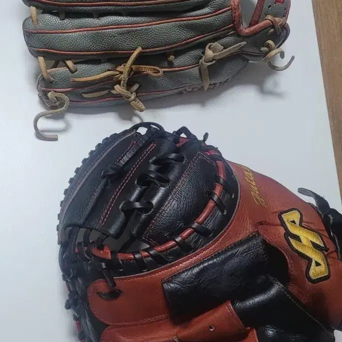 [BUNJANG] Hatakeyama & Wilson A2000 Baseball Gloves Bundle / 야구글러브 일괄판매 (하타케야마/A2000)