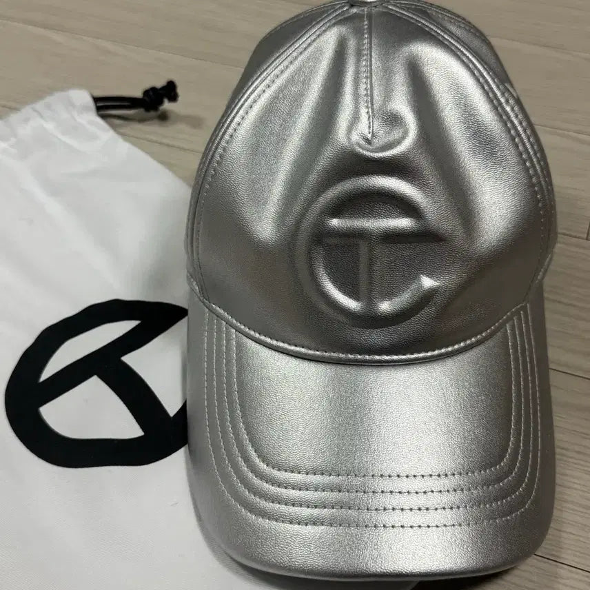 [BUNJANG]  Telfar Silver Hat / 텔파모자 실버