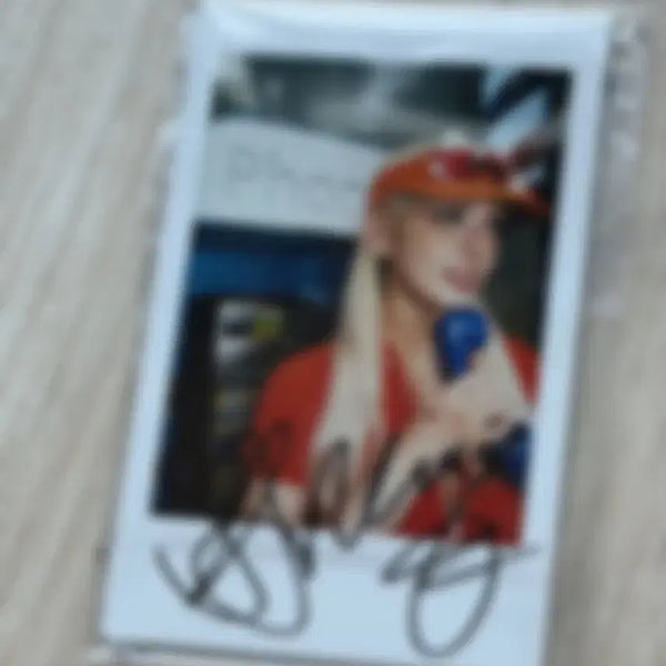 [BUNJANG] Jeon Somi Signed Polaroid / 전소미 친필 폴라