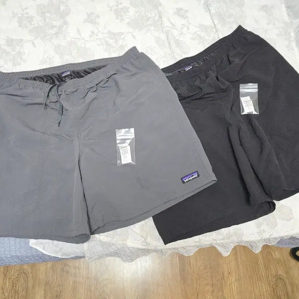 [BUNJANG] Patagonia Men's Baggies Longs 7" Black & Grey XL Bundle / 파타고니아 맨즈 배기스 롱즈 7인치 블랙, 그레이 XL 일괄 판매합니다