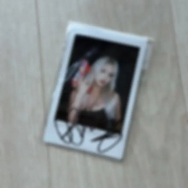 [BUNJANG] Jeon Somi Autographed Polaroid / 전소미 친필 폴라