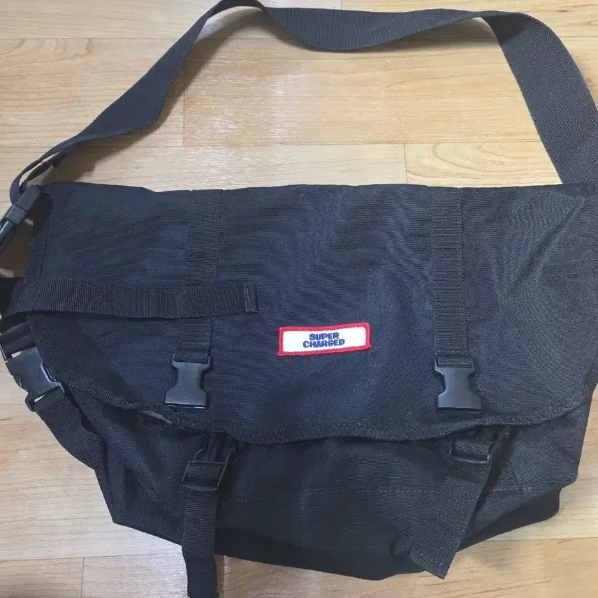 [BUNJANG] SUPER CHARGED Messenger Bag / SUPER CHARGED 메신저백