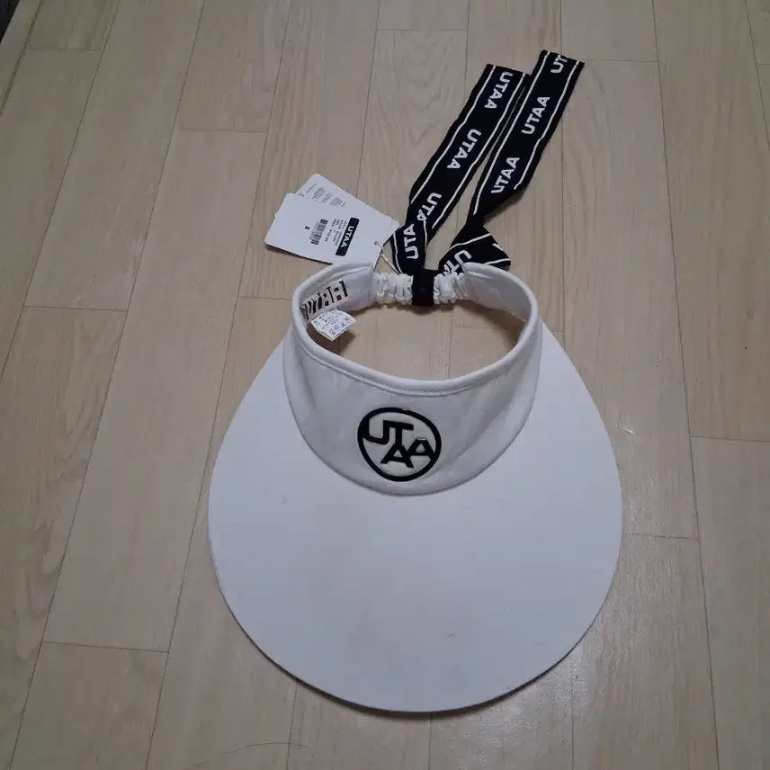 [BUNJANG] UTAA Logo Sun Visor White / UTAA 로고 썬바이저 화이트