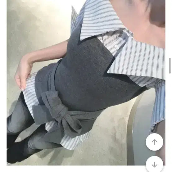 [BUNJANG] Stripe Open Shoulder Top / 스트라이프 오픈숄더 (새거,배송비포함)