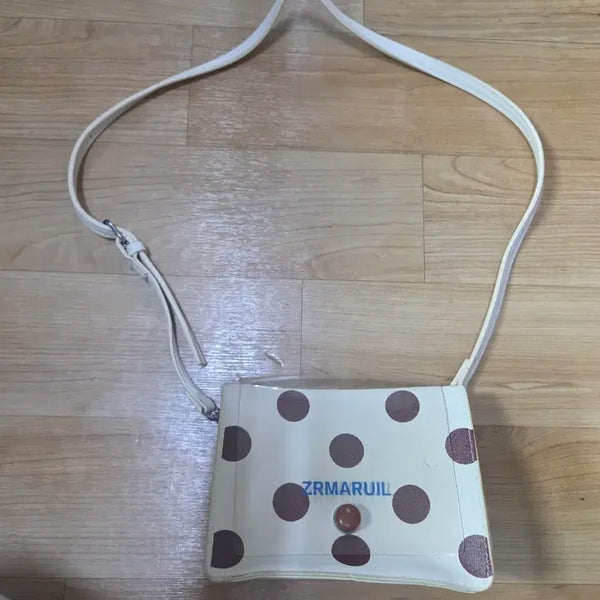 [BUNJANG] ZRM ARUIL Dot Pattern Crossbody Bag - Ivory / ZRM ARUIL 땡땡이 크로스백 아이보리