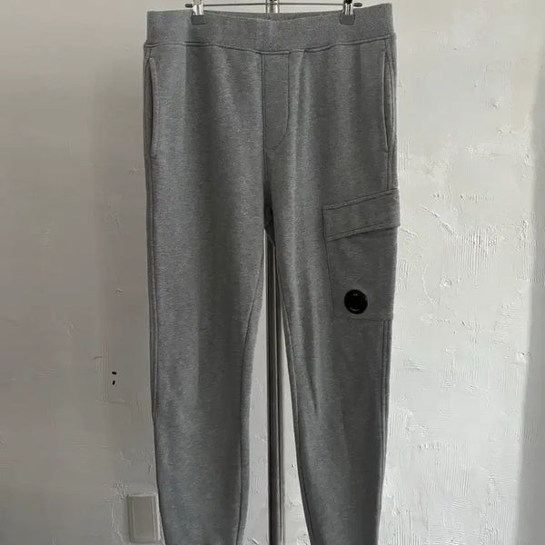 [BUNJANG] C.P. Company Lens Badge Grey Cargo Pocket Jogger Sweatpants / C.P. Company 씨피컴퍼니 렌즈와펜 그레이 카고 포켓 조거 스웻팬츠