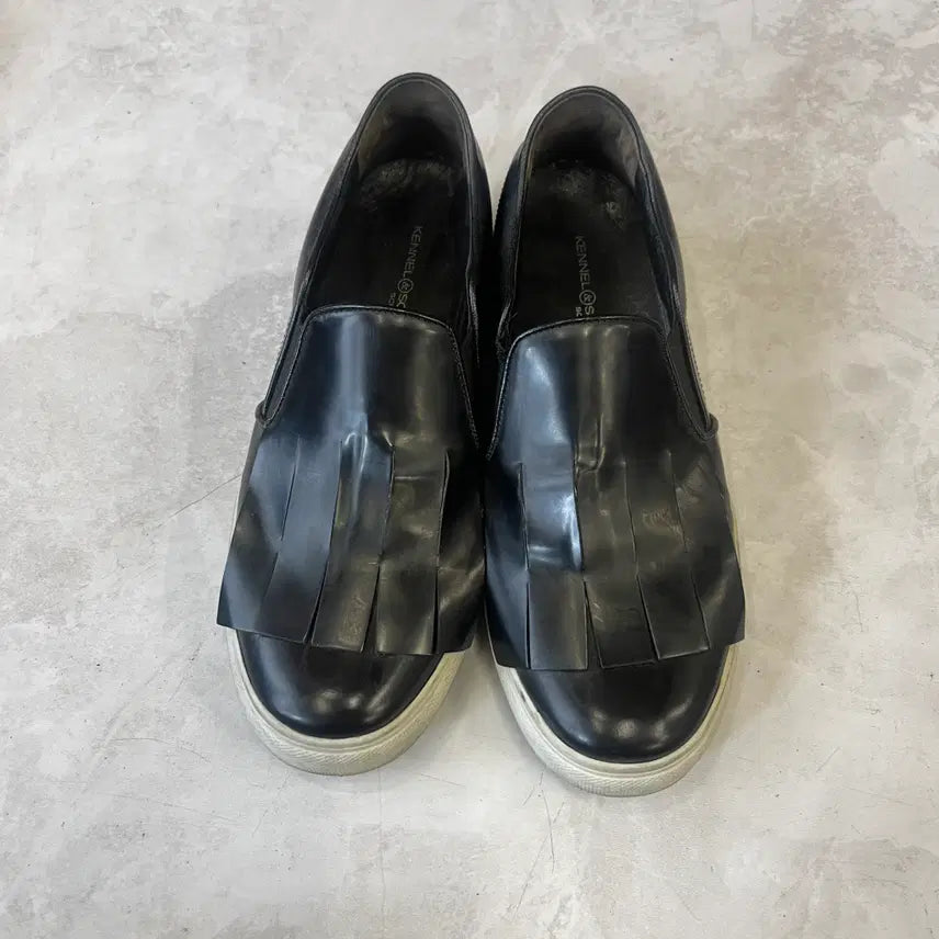 [BUNJANG] KENNEL & SCHMENGER Black Leather Fringe Slip-on Shoes / KENNEL & SCHMENGER 케넬앤슈멩거 블랙 레더 슬립온