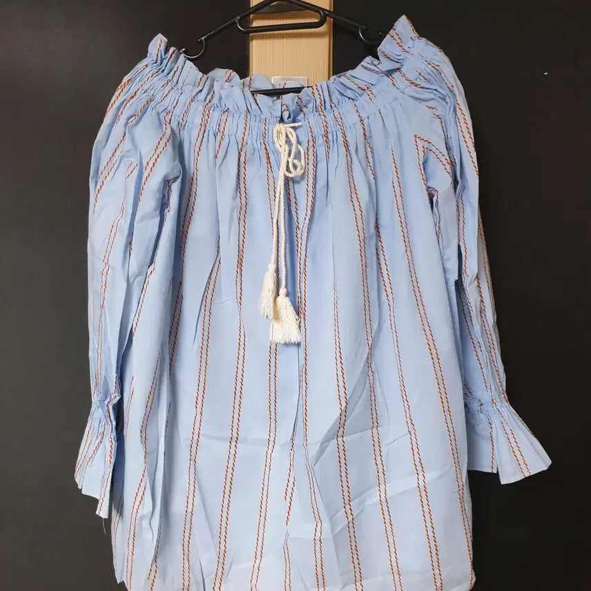 [BUNJANG] Stylenanda Off-Shoulder Frill Blouse Blue (Size 55-77) / 진짜만원 오프숄더 55~77 스타일난다 프릴블라우스 블루