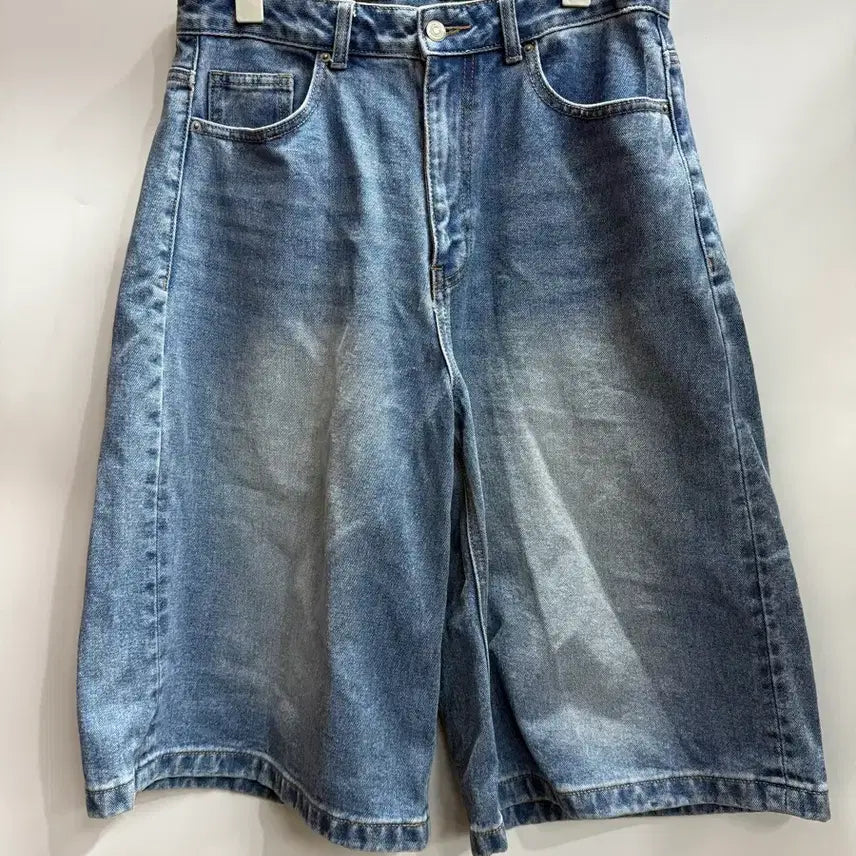 [BUNJANG] Musinsa Standard Light Wash Denim Bermuda Shorts 2.0 / [허리39] 무신사 스탠다드 연청 데님 버뮤다 팬츠 하프 하프팬츠 2.0