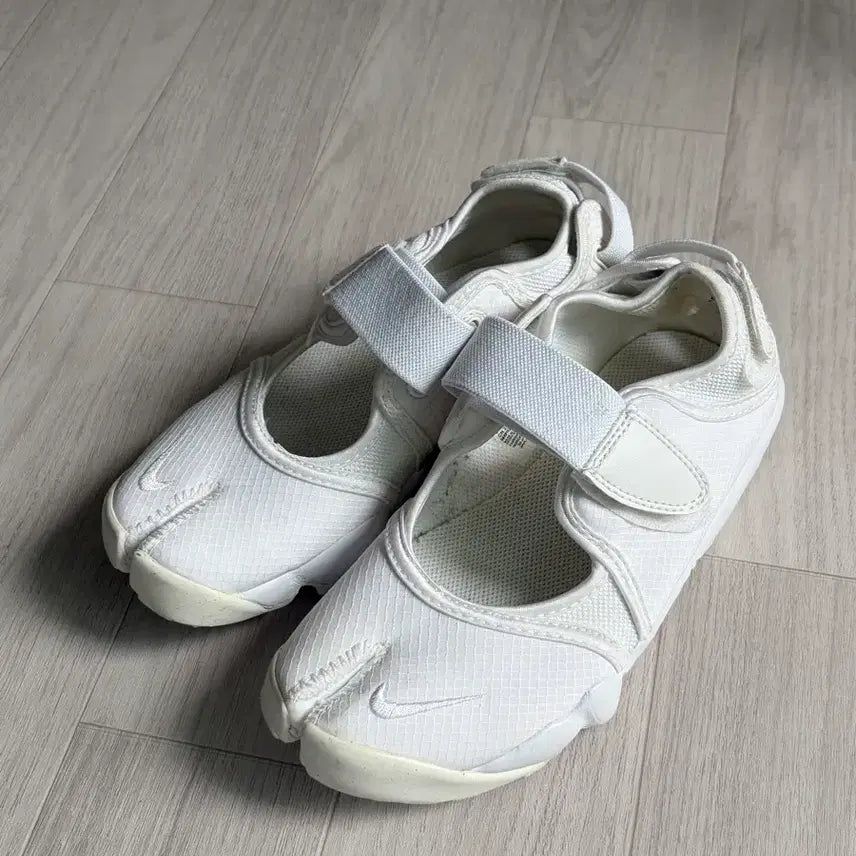 [BUNJANG] Nike Air Rift White Sneakers (230mm) / 나이키 에어리프트 화이트 230