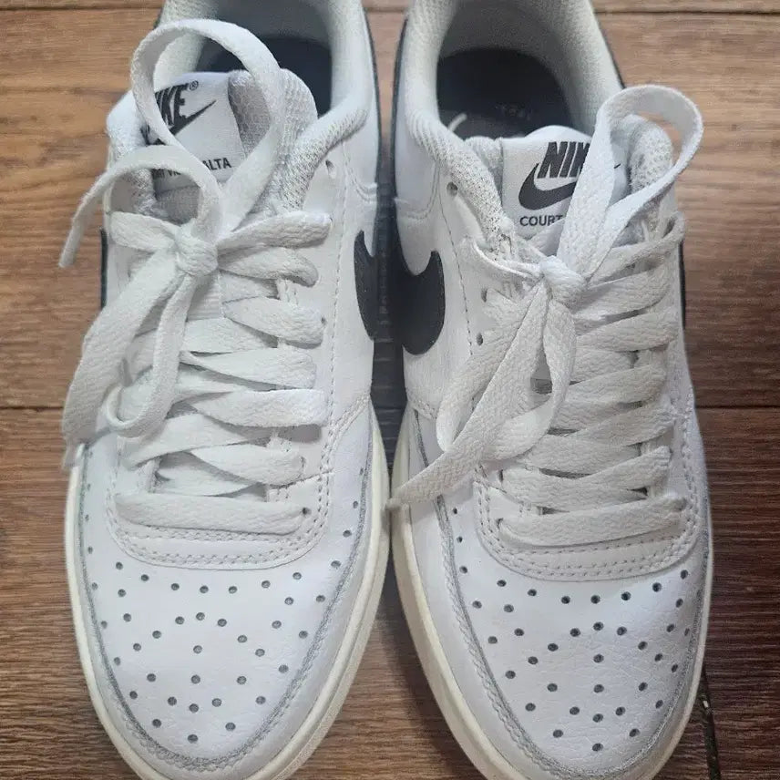 [BUNJANG] Nike Court Vision Low White Brown Sneakers / 나이키 코트 비전 로우 흰색 브라운 판매합니다