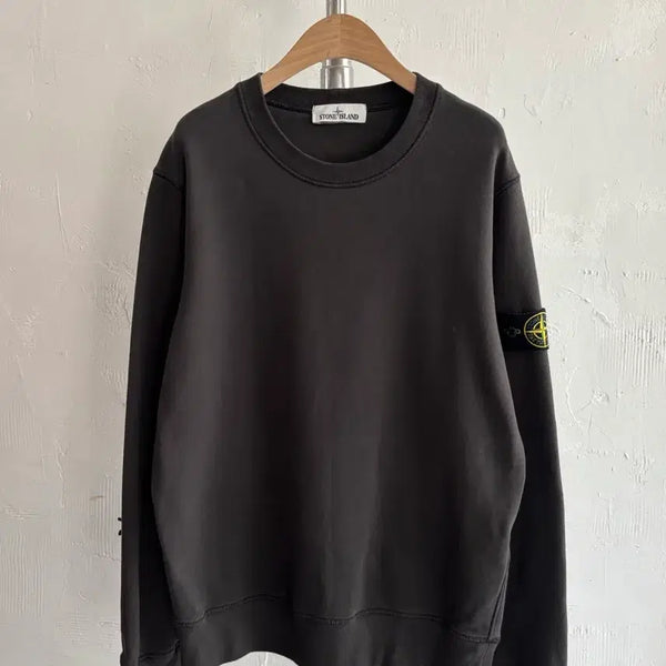 [BUNJANG] Stone Island Badge Dark Grey Sweatshirt / Stone-Island 스톤 아일랜드 와펜 다크 그레이 스웻셔츠 맨투맨