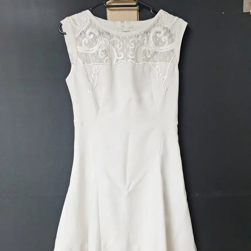 [BUNJANG] A-Line Mini Dress White / 진짜만원 라인 레이스 A라인 미니원피스 55 화이트