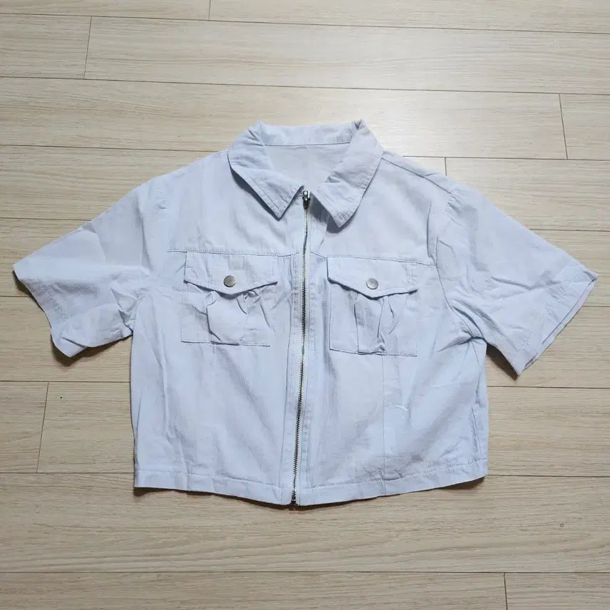 [BUNJANG] Sky Blue Collar Crop Short Sleeve Zip-Up / 하늘색 카라 크롭 반팔집업