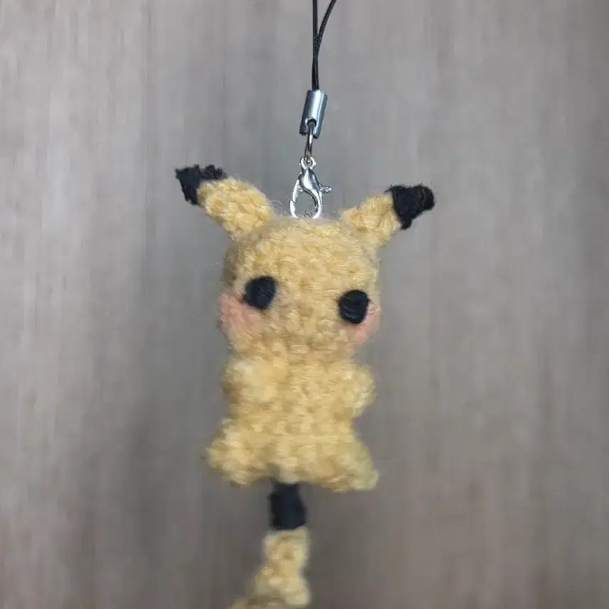 [BUNJANG] Handmade Pikachu Knitted Keychain / 포켓몬스터 피카츄 뜨개 키링