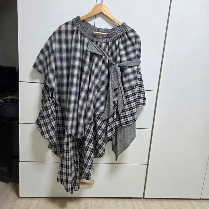 [BUNJANG] Asymmetrical Check Long Skirt / 언발 체크 롱스커트