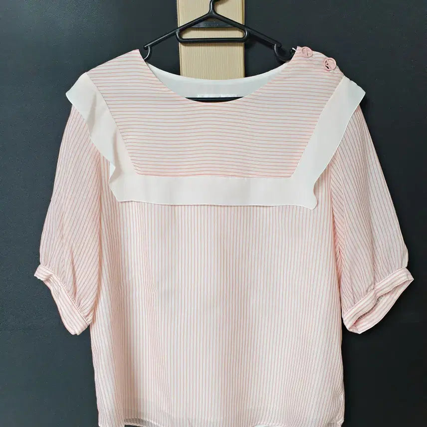 [BUNJANG] CC Collect Pink Striped Short Sleeve Blouse Size 66 / 진짜만원 씨씨콜렉트 핑크줄무늬 반팔블라우스 66