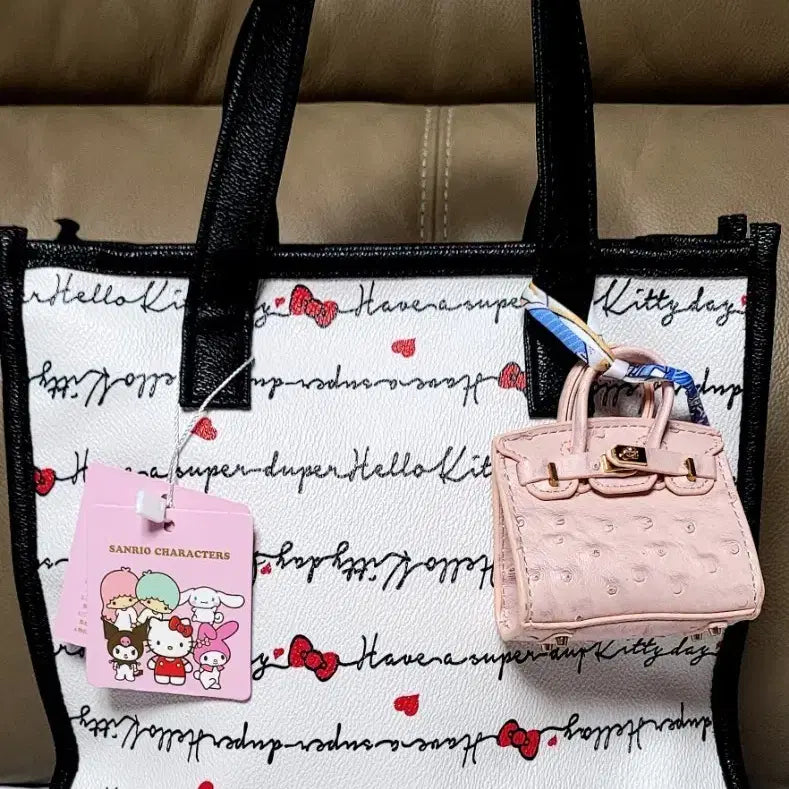 [BUNJANG] Sanrio Hello Kitty Pattern Tote Bag with Mini Keyring Handbag / 산리오 정품 헬로키티 패턴 토트백+미니 키링 핸드백(새상품)