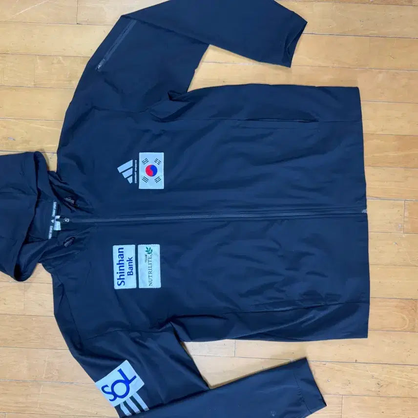 [BUNJANG] Adidas Team Korea Windbreaker with Shinhan Patch / 아디다스 바람막이 팀코리아 신한 패치