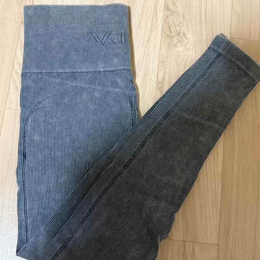 [BUNJANG] Verysi All Tension Ribbed 9/10 Length Leggings / 베리시 올텐션 리브드 9부 레깅스