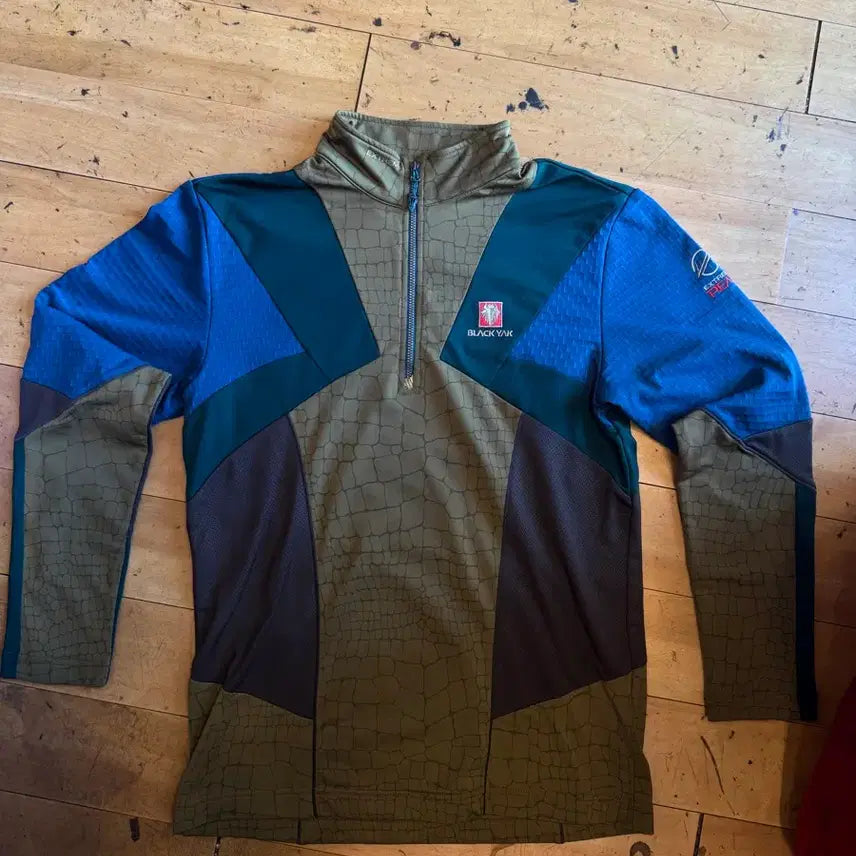 [BUNJANG] Blackyak High-Performance Zip-Up T-Shirt Size 95 / 블랙야크 고기능성 집업 티셔츠 95사이즈