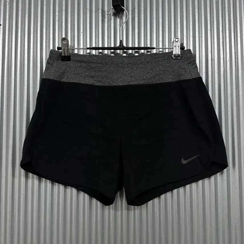 [BUNJANG] Nike Black Colorblock Functional Running Shorts / [S] 나이키 블랙 배색 기능성 런닝 반바지
