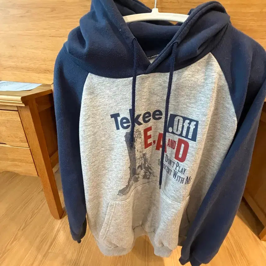 [BUNJANG] Tekee Off & Good Color Block Sweater Navy / Tekee Off 앤드 굿 스웨터 남색