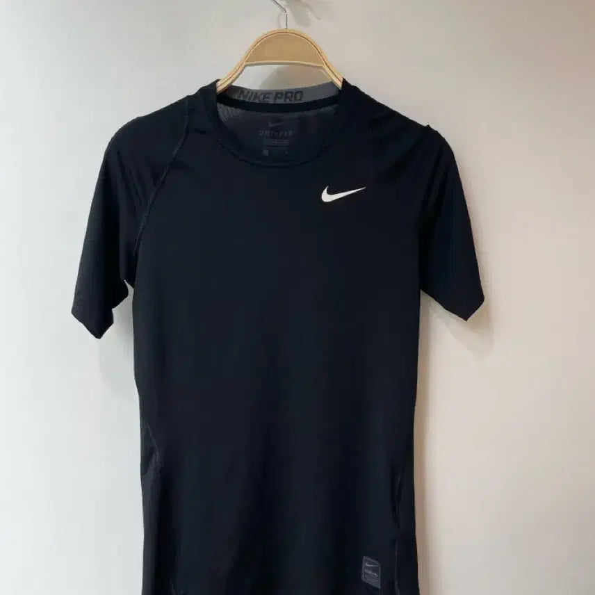 [BUNJANG] Nike Pro Black Dri-FIT Tight T-shirt Size S / 나이키 프로 블랙 드라이핏 타이트 S