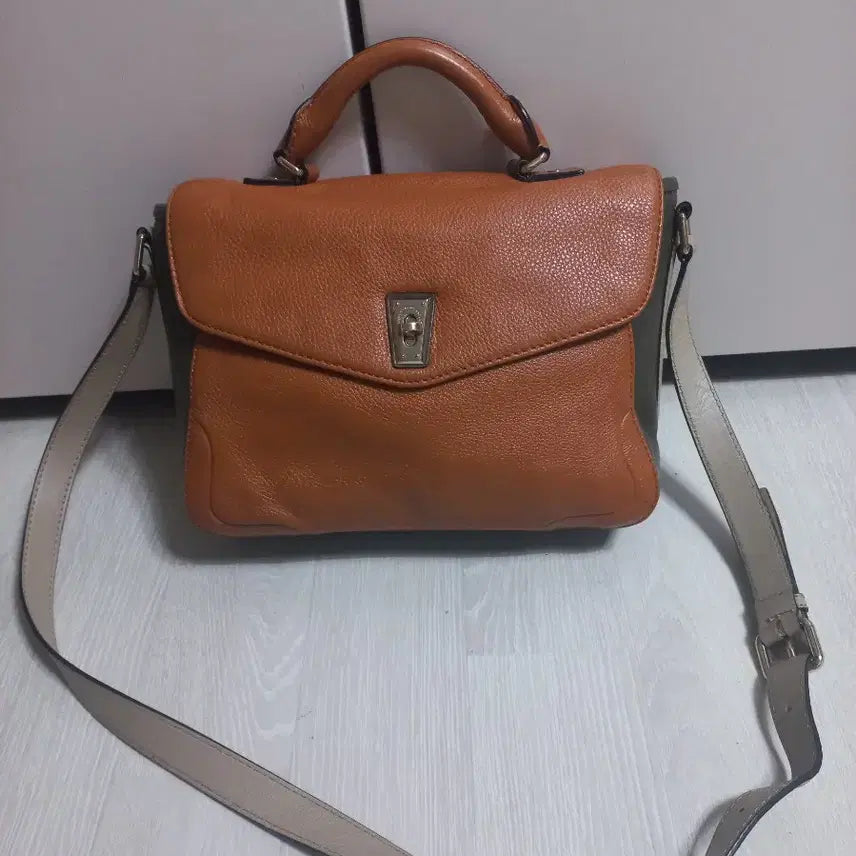 [BUNJANG] Marc Jacobs Leather Tote Crossbody Bag / 마크제이콥스 크로스백