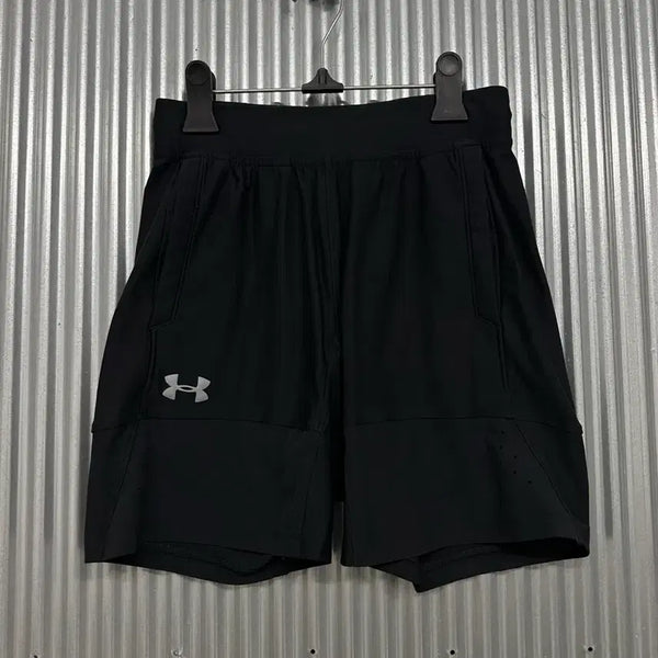 [BUNJANG] Under Armour Black Logo Performance Training Shorts / [33] 언더아머 블랙 로고 기능성 트레이닝 반바지