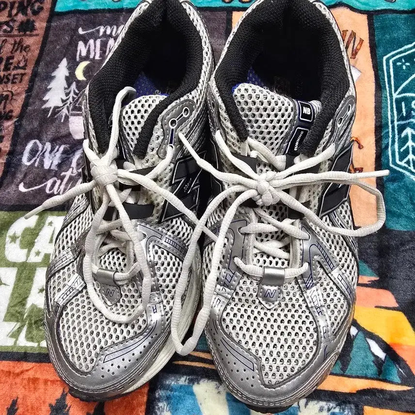[BUNJANG] New Balance Sneakers Silver/Black / 뉴발란스 운동화 실버/블랙