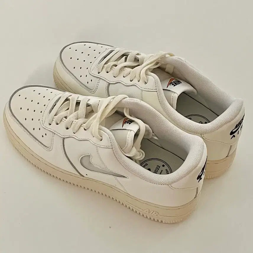 [BUNJANG] Nike Air Force 1 '07 Premium Vintage DO9785-100 / [나이키] 에어포스 1 07 프리미엄 빈티지 DO9785-100