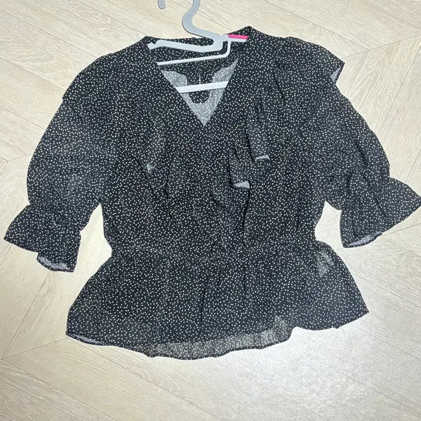 [BUNJANG] G-CUT Black Dot Chiffon Blouse (Size 55) / 지컷 블랙 도트 쉬폰 블라우스 (55)