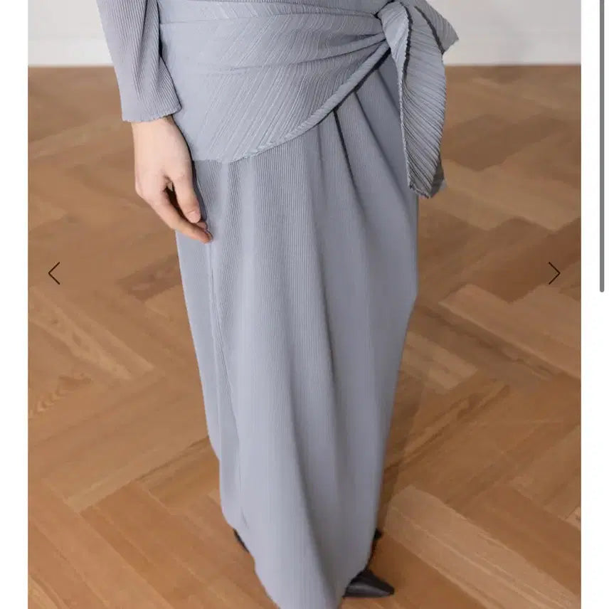 [BUNJANG] Pleats Long Skirt - Grey, Size 36 / 판매/PLEATS LONG SKIRT [GREY 36사이즈]
