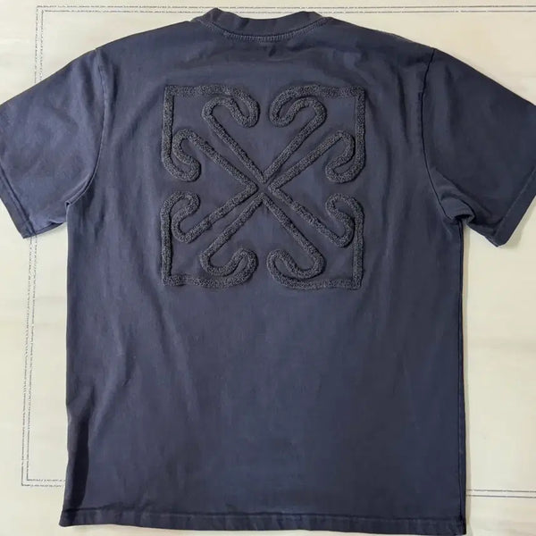 [BUNJANG] Off-White Arrow Embossed Short Sleeve T-Shirt Charcoal / 오프화이트 애로우 엠보 반팔 티셔츠 차콜