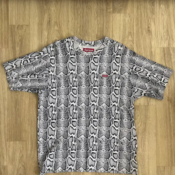 [BUNJANG] Supreme Small Box Snake T-Shirt 24SS / 슈프림 스몰 박스 티셔츠 스네이크 - 24SS (S SIZE)