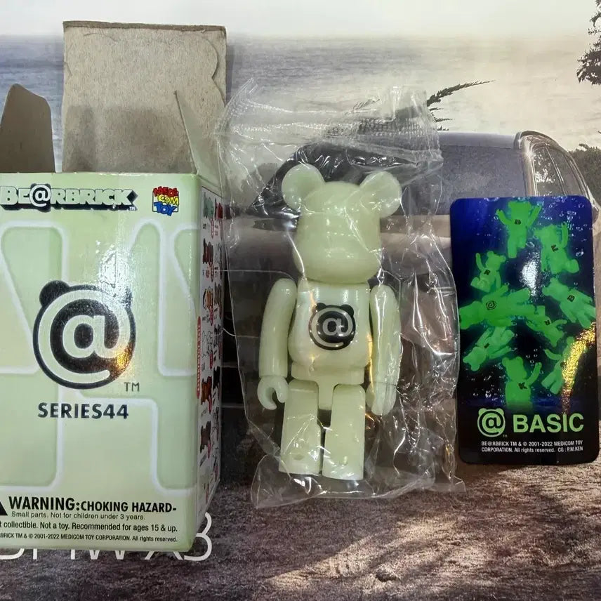 [BUNJANG] Bearbrick 44th Basic Spiral Unsealed / 베어브릭 판매합니다