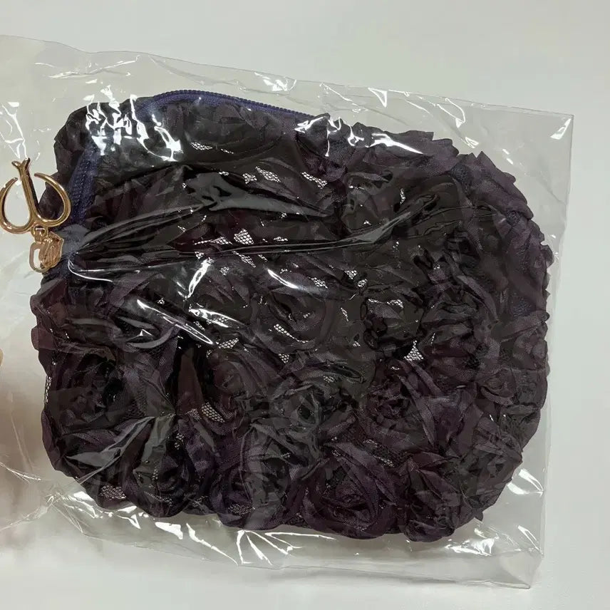 [BUNJANG] Clé de Peau Beauté Deep Purple Rose Pattern Pouch (Sealed) / 끌레드뽀 보떼 짙은 자주색 장미 패턴 파우치 (미개봉)