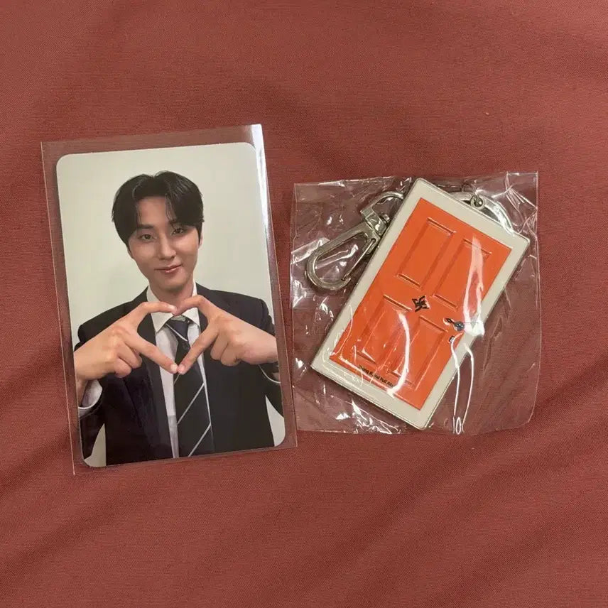 [BUNJANG] Young K Studio Photocard & Studio Keychain Set / 영케이 공방포카 + 공방키링