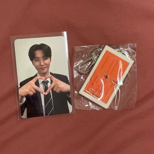 [BUNJANG] Young K Studio Photocard & Studio Keychain Set / 영케이 공방포카 + 공방키링